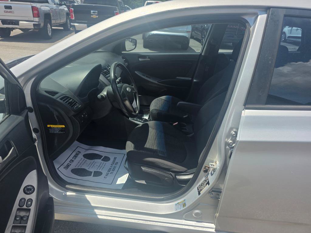 Used 2016 Hyundai Accent SE FWD image 5