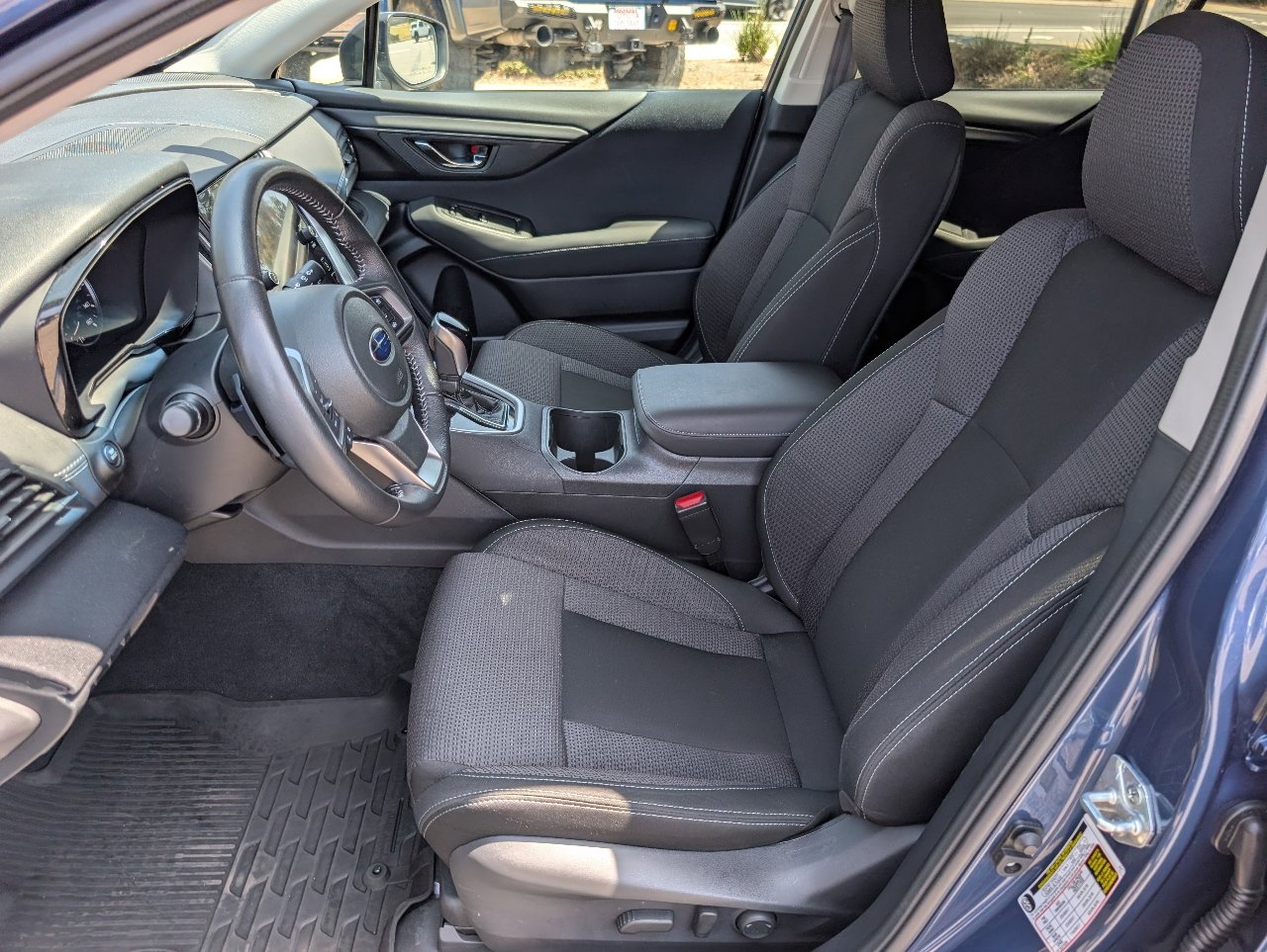 Used 2022 Subaru Outback Premium AWD/4WD image 2