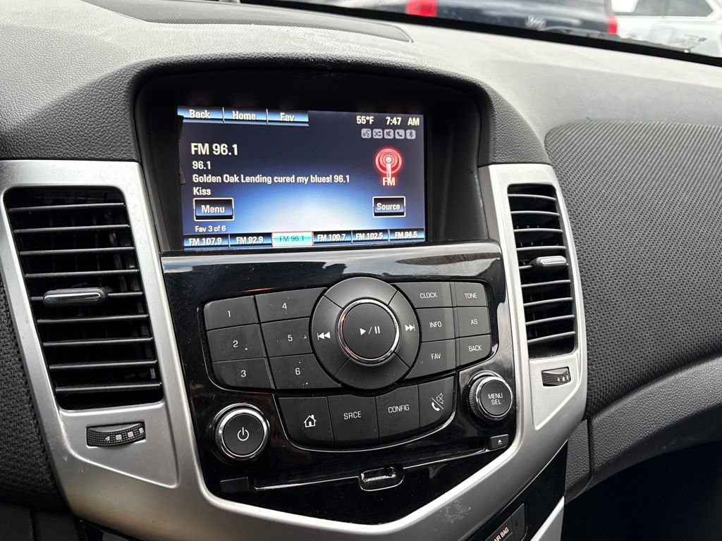 Used 2016 Chevrolet Cruze LT w/ Technology Package FWD image 13