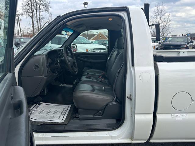 Used 2006 GMC Sierra 2500 W/T w/ Heavy-Duty Power Package image 10