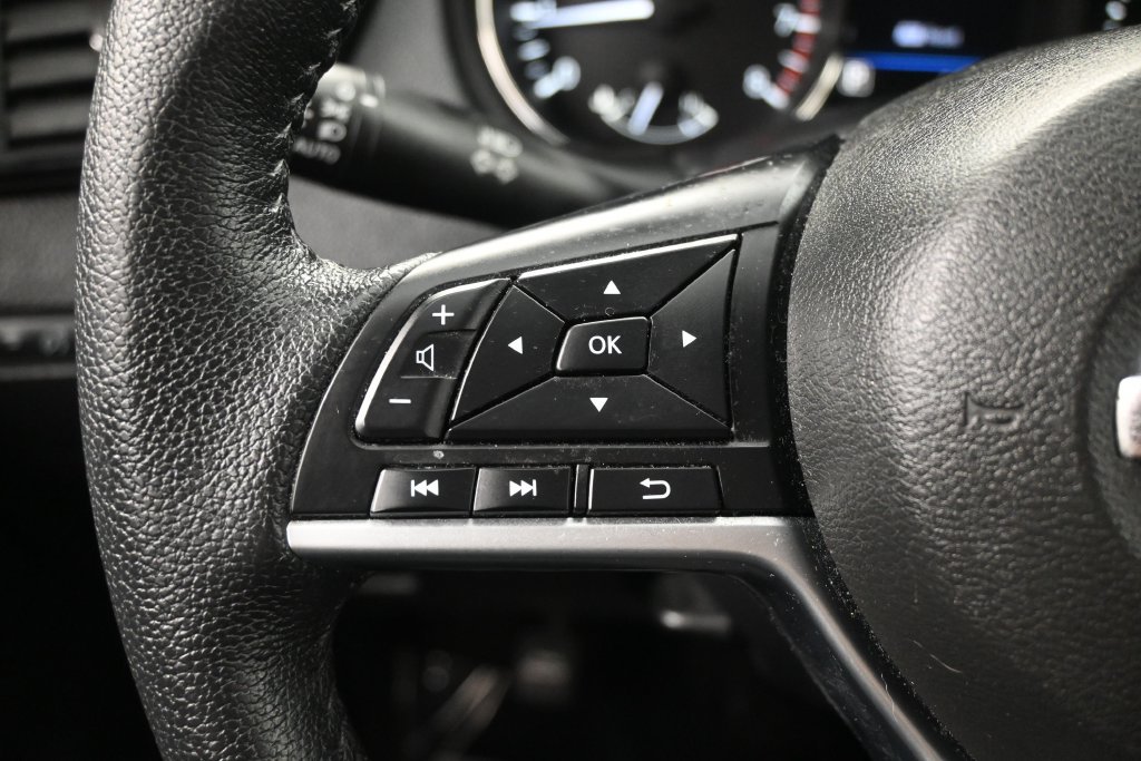 Used 2019 Nissan Rogue SV AWD/4WD image 13