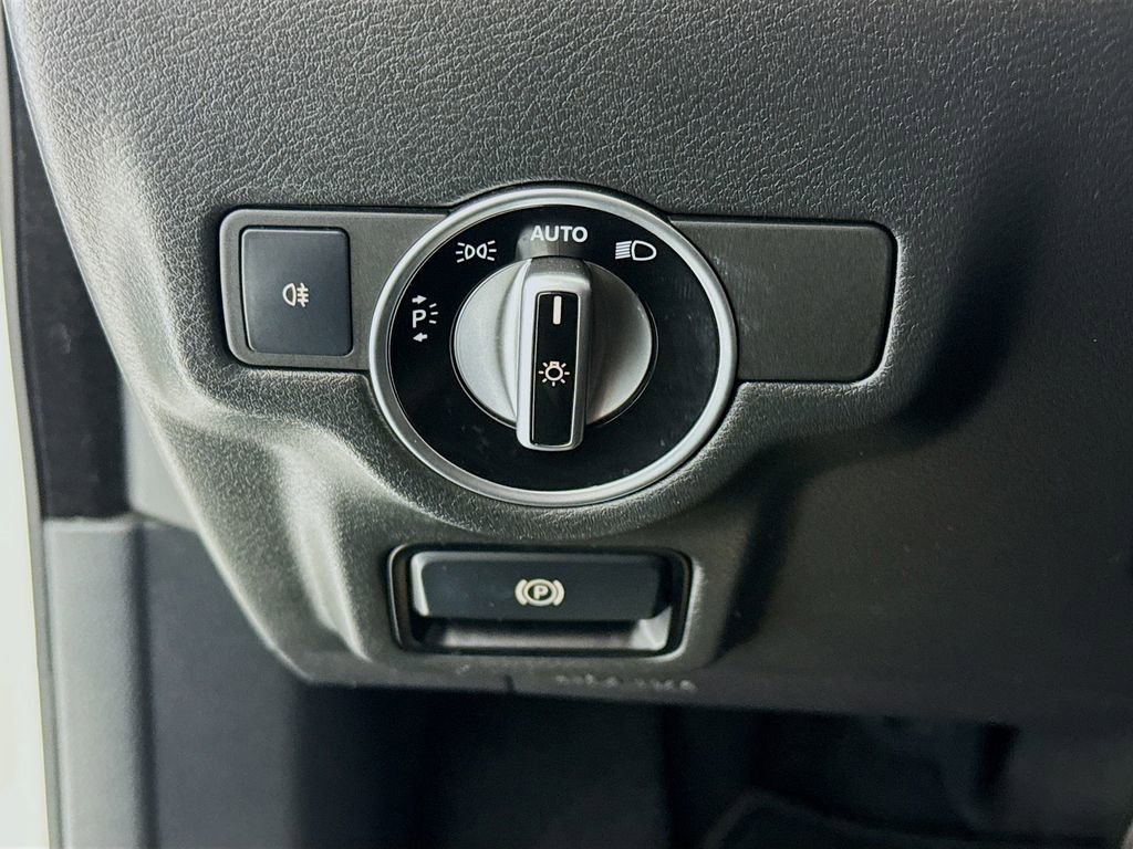 Used 2018 INFINITI QX30 AWD image 8