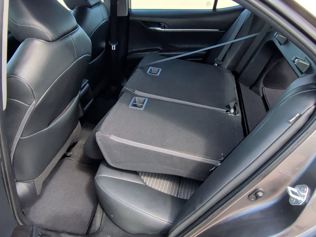 Used 2022 Toyota Camry SE FWD image 36