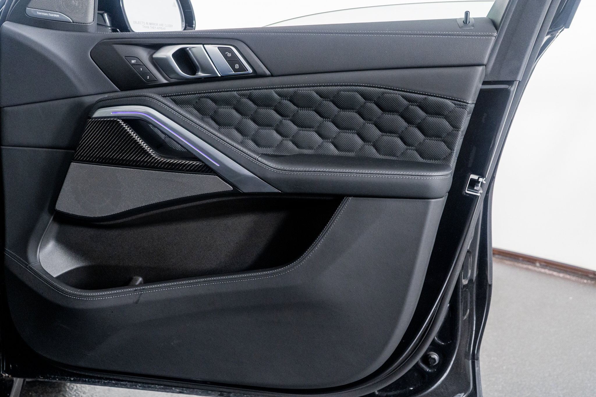 Used 2025 BMW X6 M Competition image 52