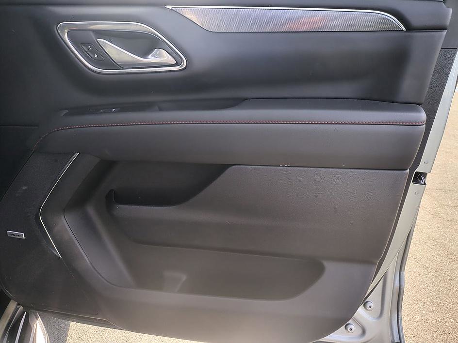 Used 2024 Chevrolet Suburban RST RWD image 33