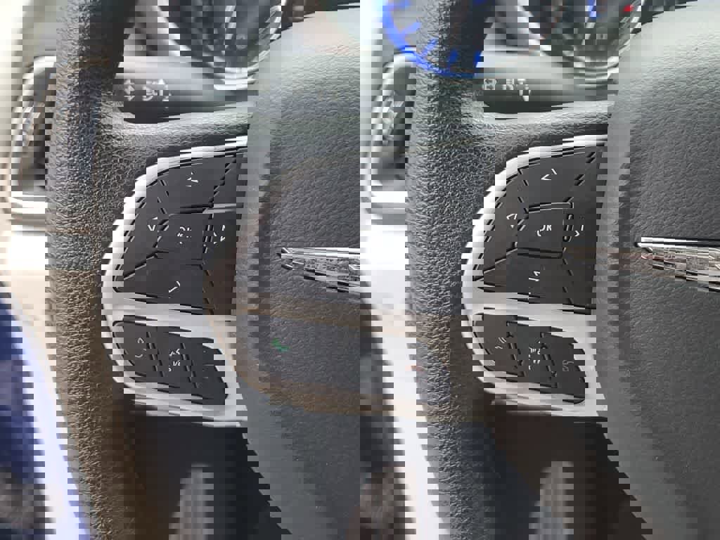 Used 2020 Chrysler Pacifica Touring w/ Tire & Wheel Group image 25