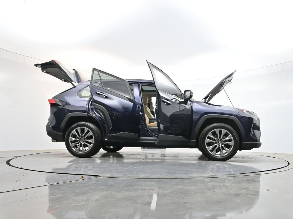 Used 2020 Toyota RAV4 Limited FWD image 44