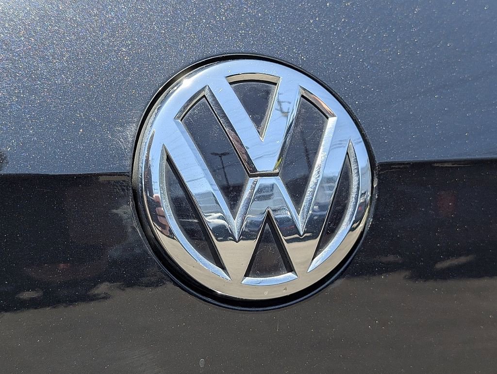 Used 2018 Volkswagen GTI SE FWD image 13