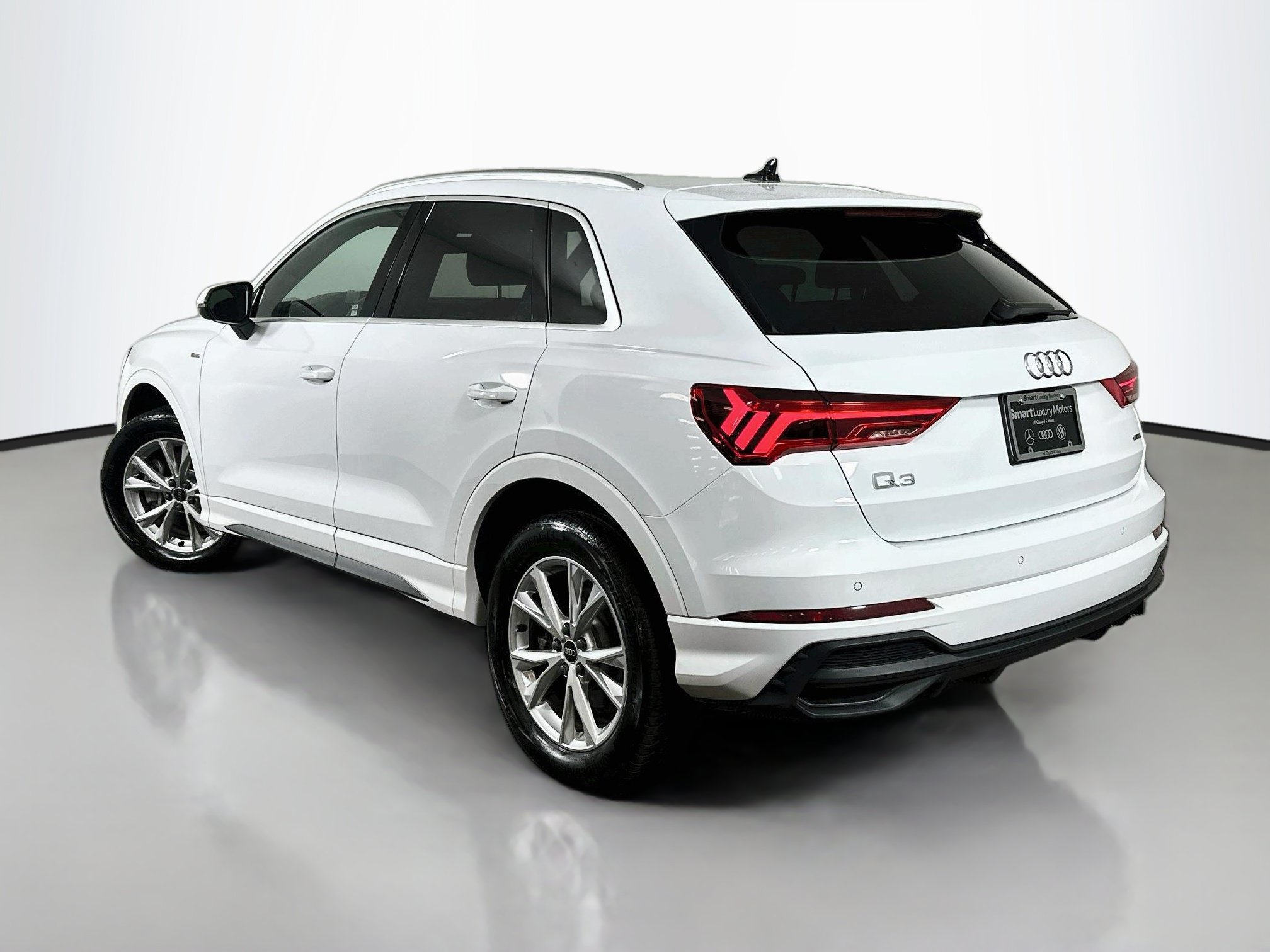 Used 2025 Audi Q3 2.0T Premium Plus w/ Premium Plus Package AWD/4WD image 5