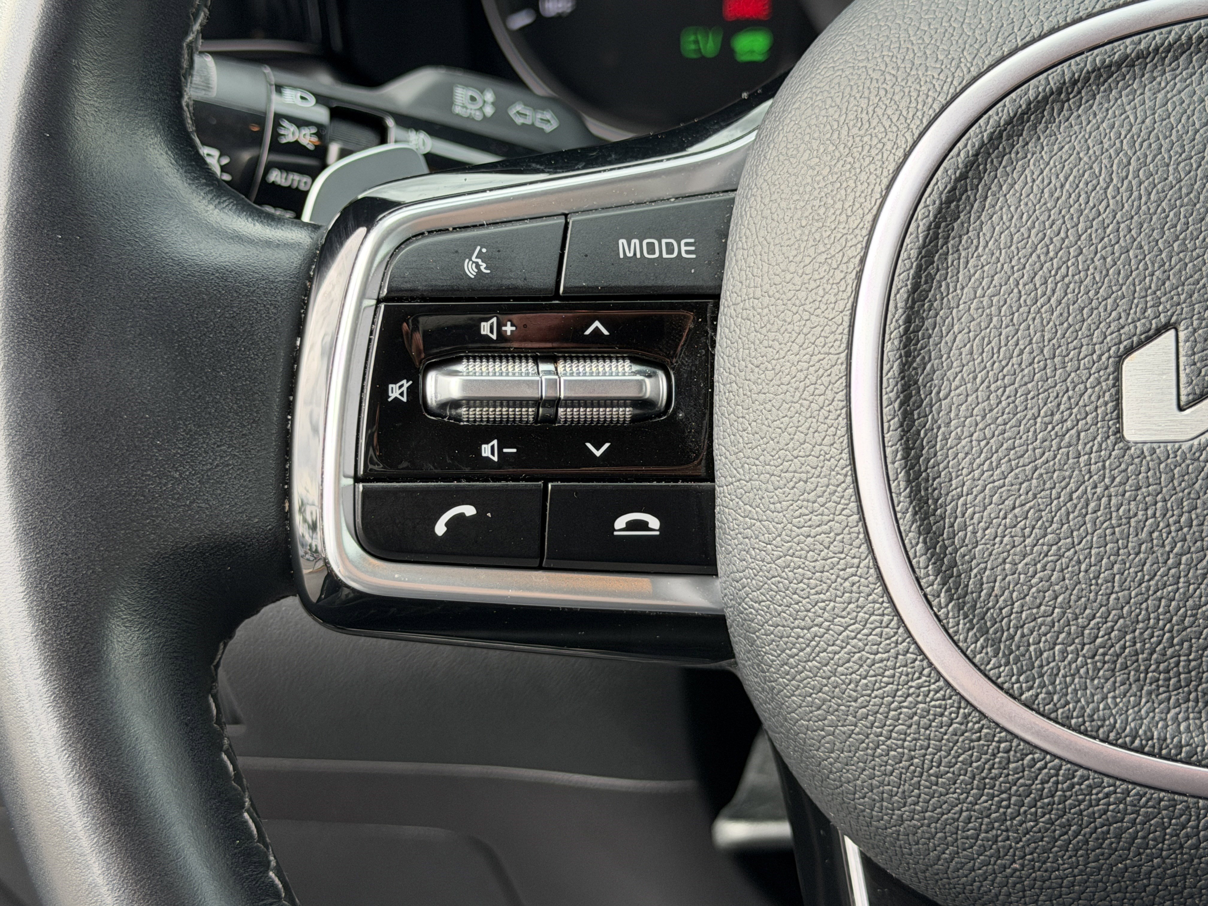 Certified 2023 Kia Sorento EX AWD/4WD image 19