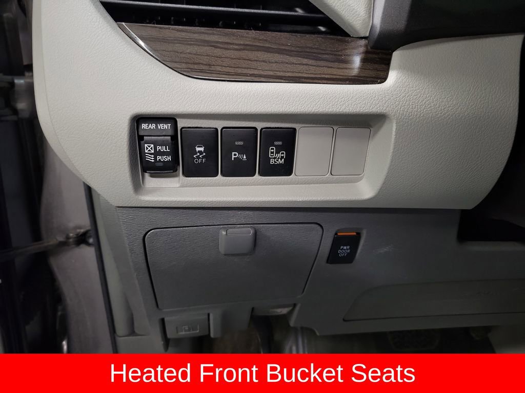 Used 2017 Toyota Sienna XLE image 22