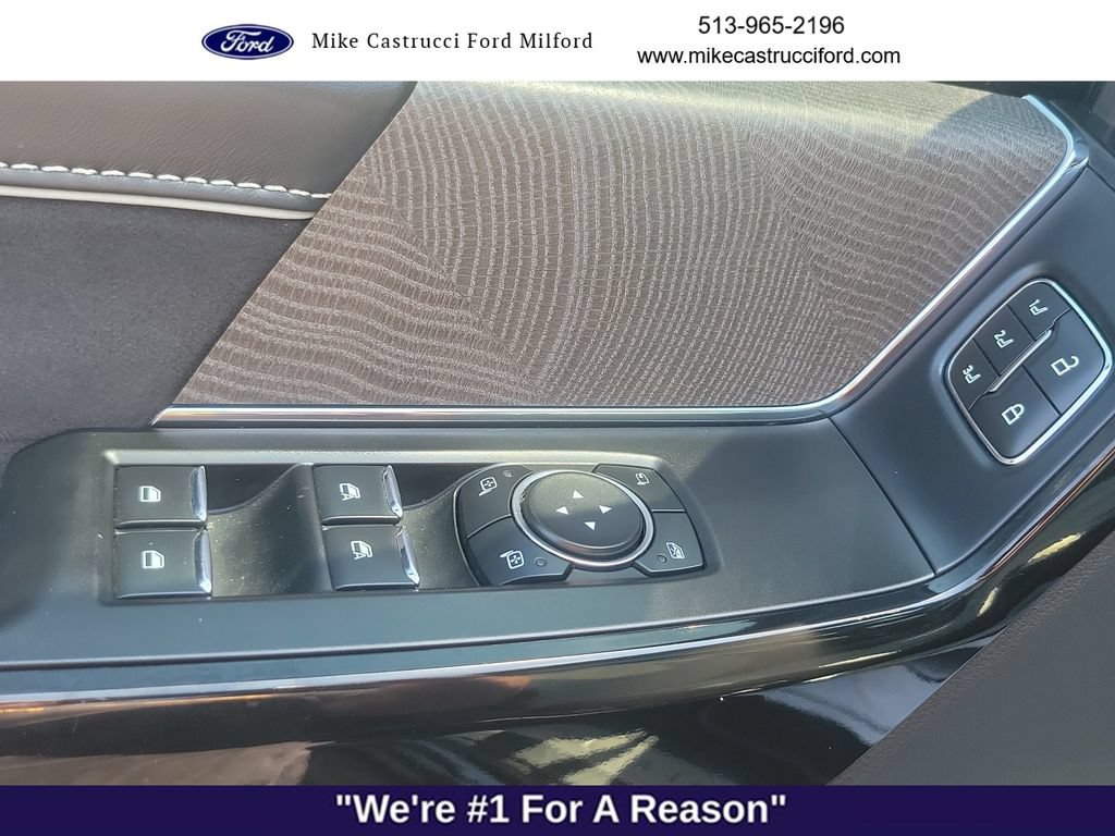 Used 2023 Ford F150 Lightning Platinum AWD/4WD image 27