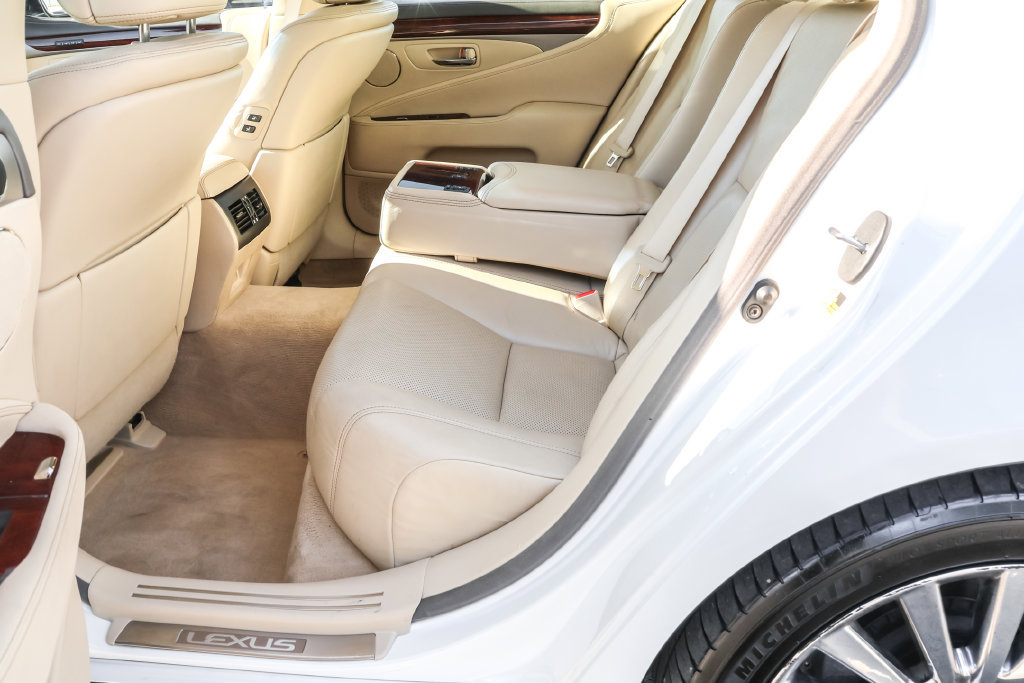 Used 2014 Lexus LS 460 AWD w/ Comfort Package image 30