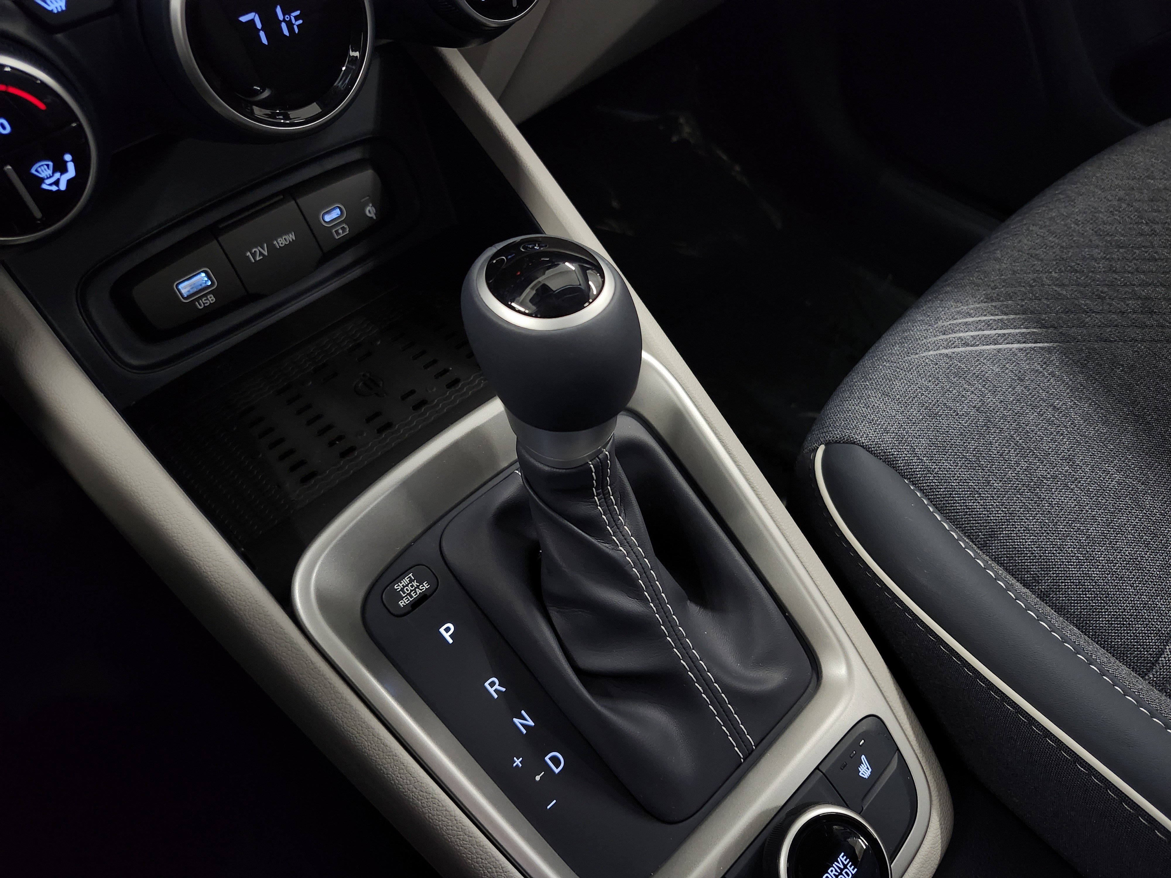 New 2026 Hyundai Venue SEL image 9