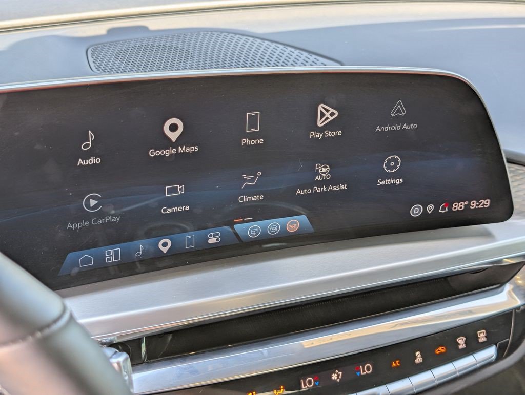 Certified 2024 Cadillac Lyriq Luxury AWD/4WD image 18