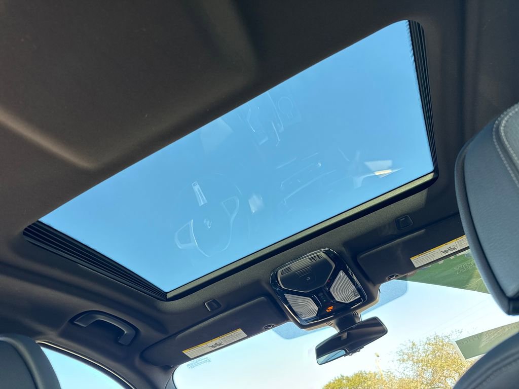 Used 2021 BMW M550i xDrive image 8