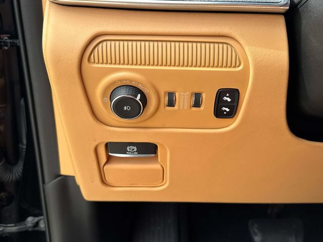 Used 2022 Jeep Grand Wagoneer Series III AWD/4WD image 27