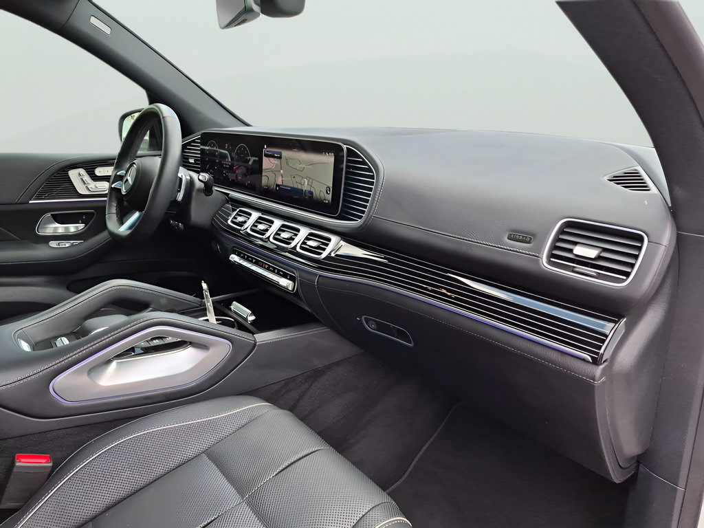 Used 2024 Mercedes-Benz GLS 580 4MATIC image 43