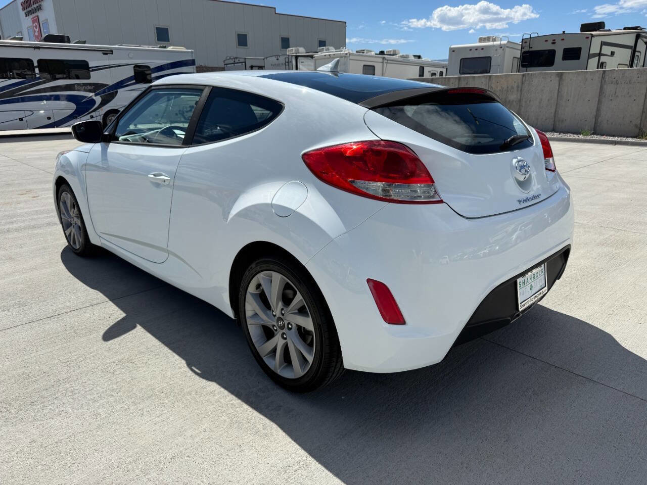 Used 2016 Hyundai Veloster image 5