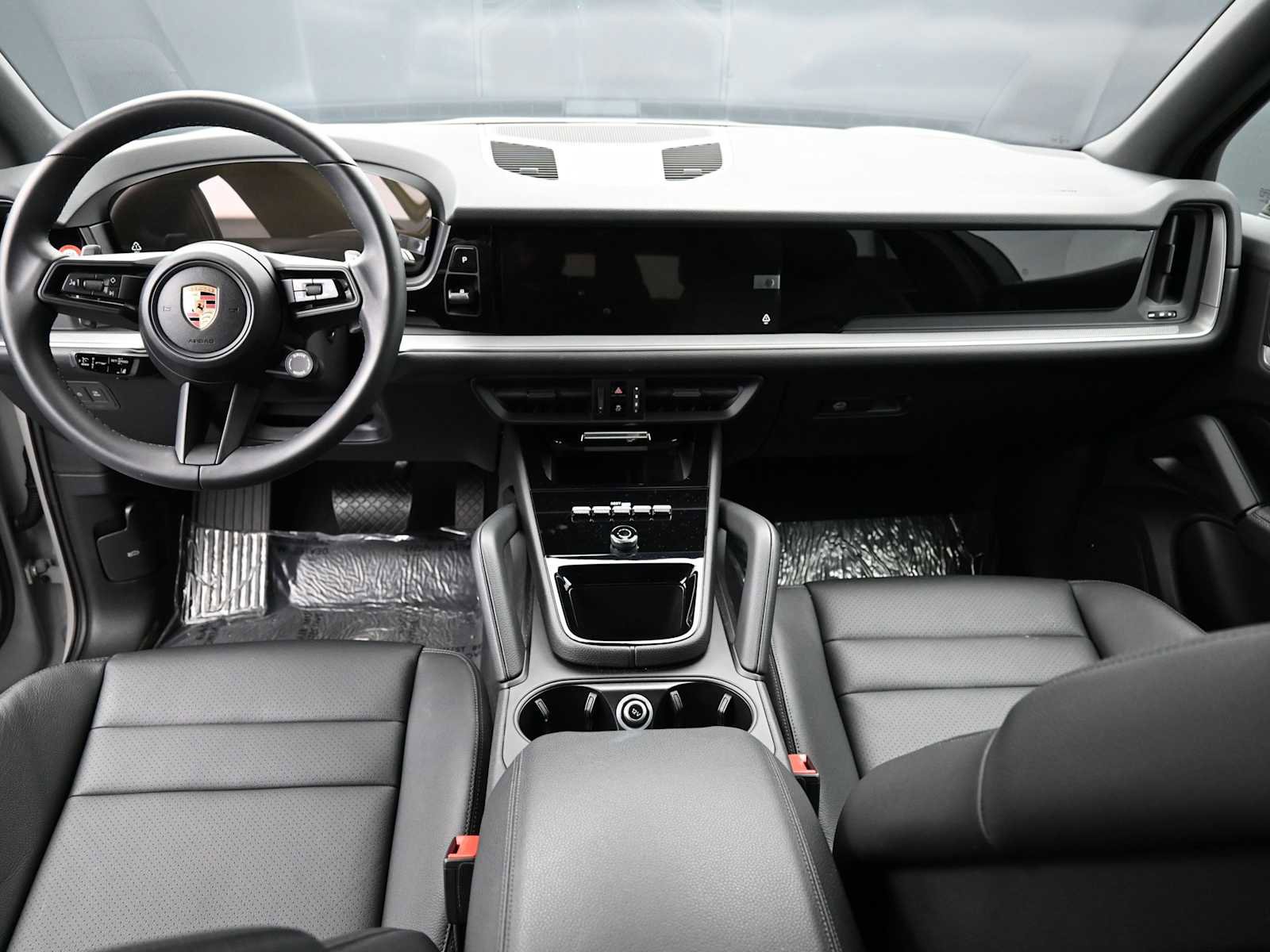 Certified 2025 Porsche Cayenne AWD/4WD image 6