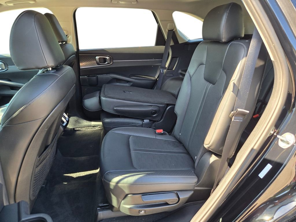 Certified 2024 Kia Sorento EX w/ Panoramic Sunroof Package image 21