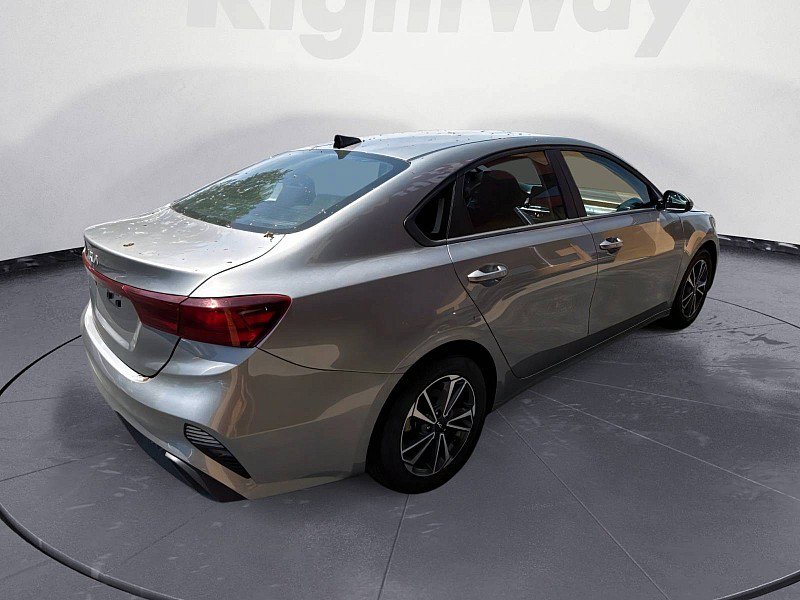 Used 2024 Kia Forte LXS FWD image 5
