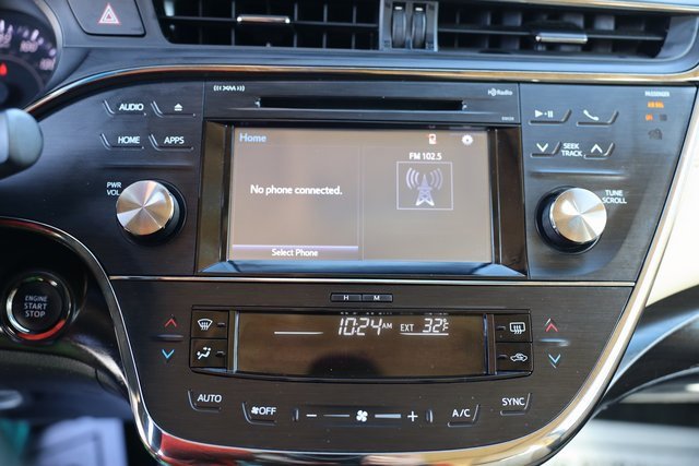 Used 2016 Toyota Avalon Limited image 22