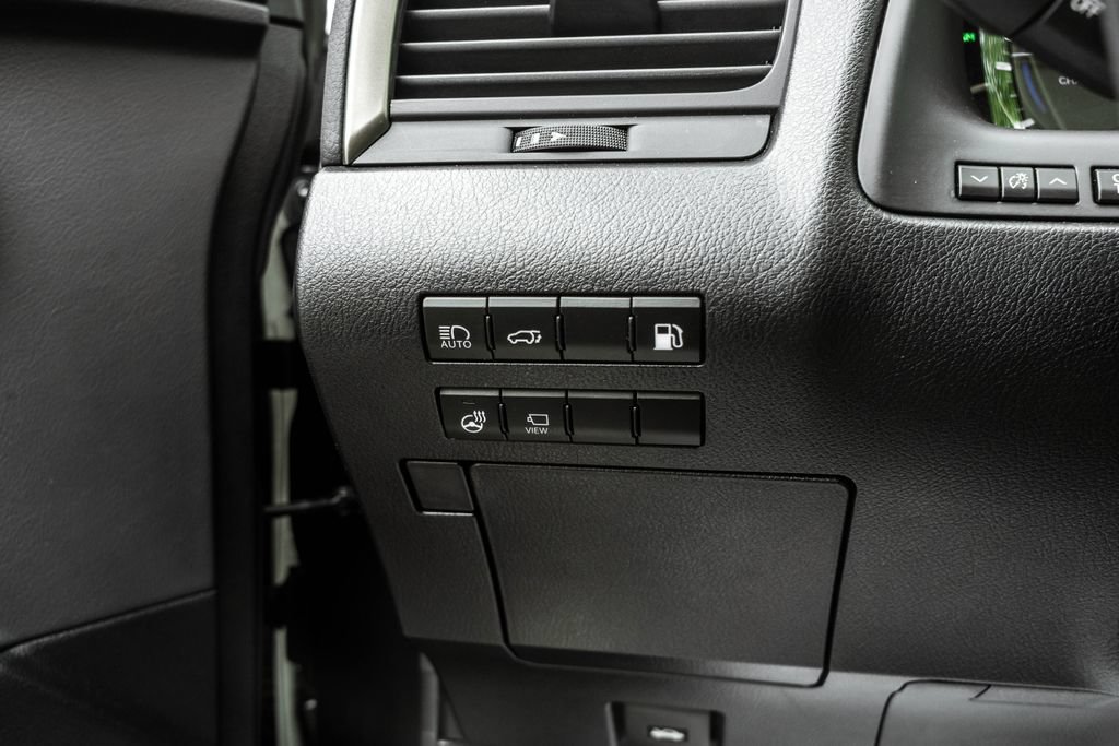 Used 2022 Lexus RX 450hL AWD w/ Premium Package image 17