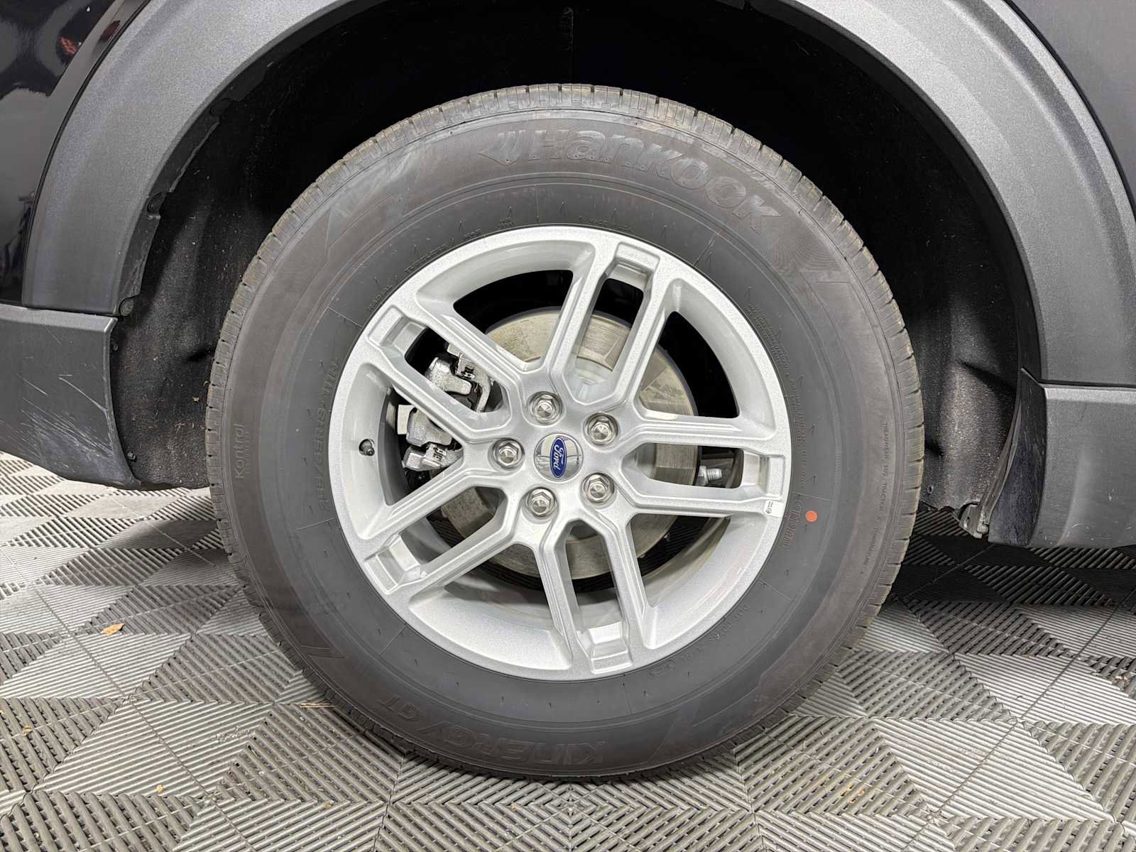 Used 2025 Ford Explorer Active image 32