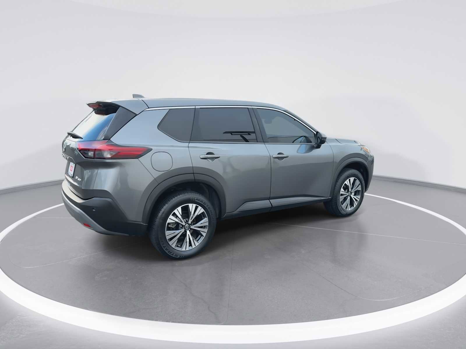Used 2022 Nissan Rogue SV image 8