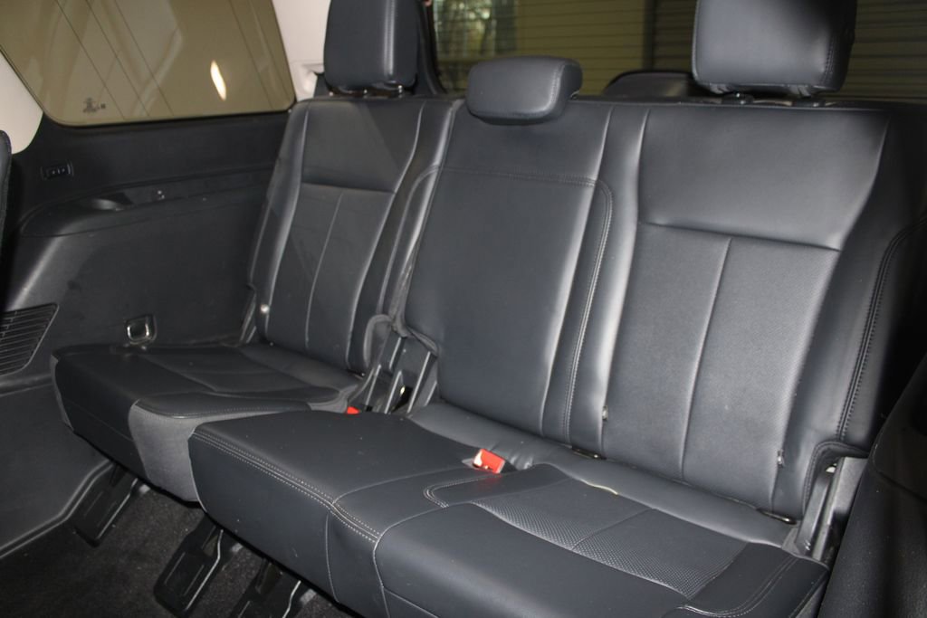 Used 2023 Ford Expedition XLT image 27