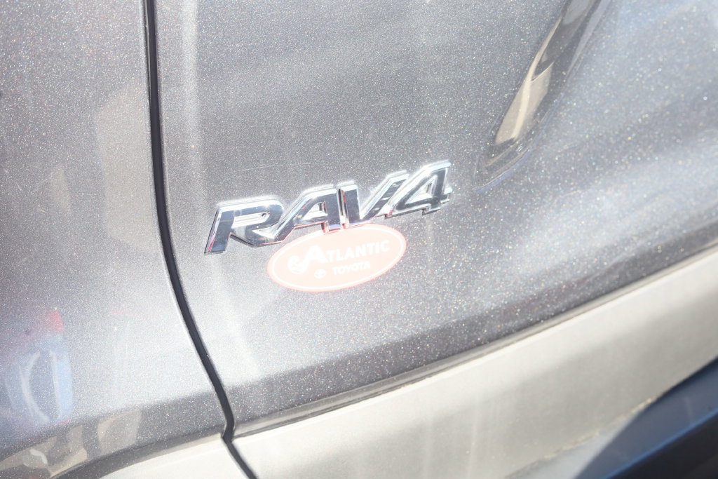Used 2021 Toyota RAV4 XLE w/ Convenience Package AWD/4WD image 29