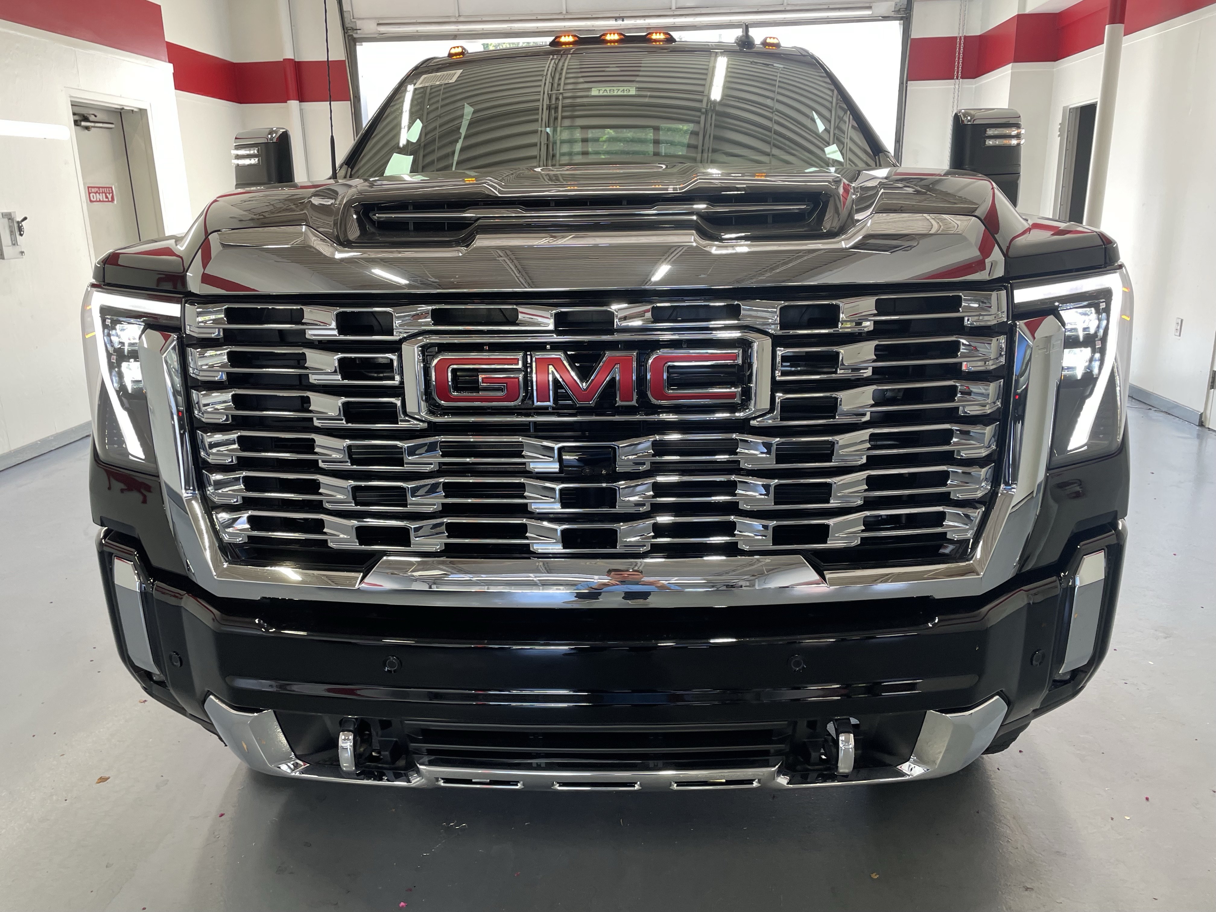 New 2026 GMC Sierra 2500 Denali w/ Denali Reserve Package AWD/4WD image 2