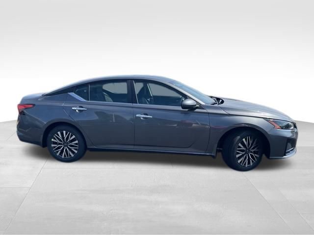 New 2025 Nissan Altima 2.5 SV w/ SV Premium Package image 9