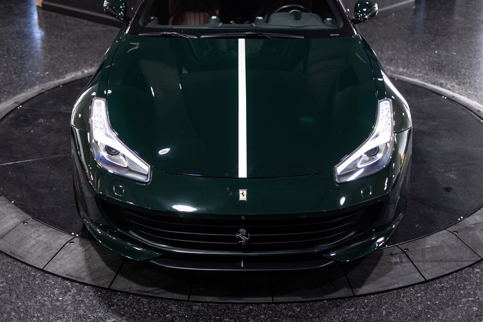 Used 2018 Ferrari GTC4Lusso AWD/4WD image 23
