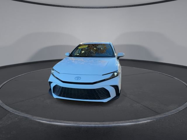 Used 2025 Toyota Camry SE image 6