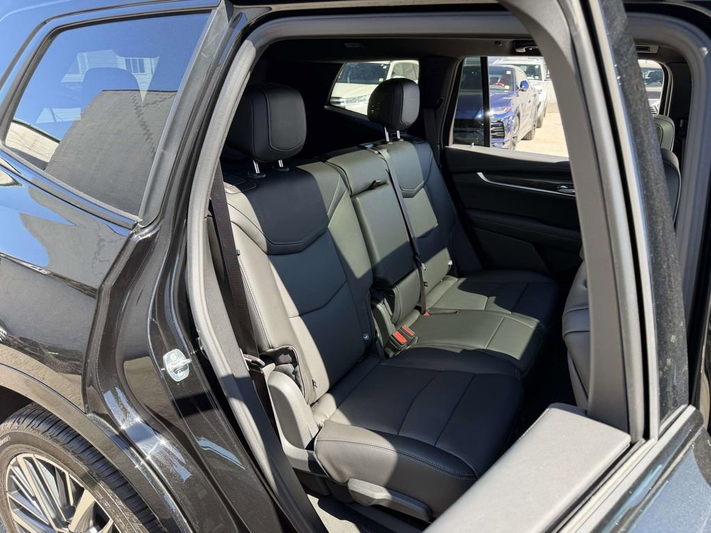 Used 2025 Cadillac XT6 Sport w/ LPO, Floor Liner Package image 13