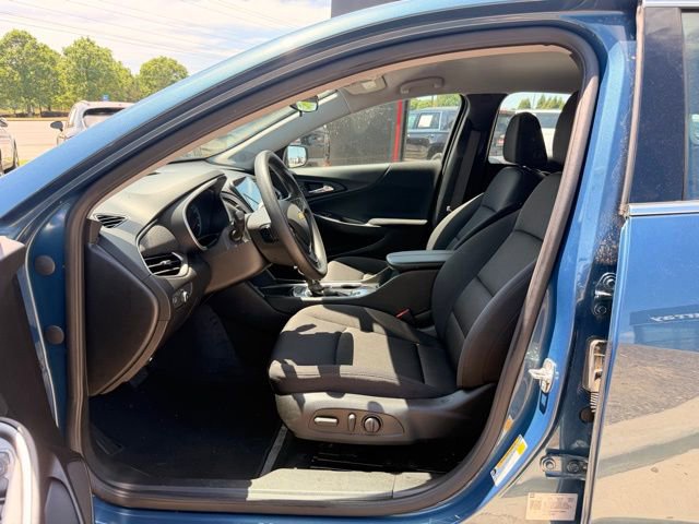 Used 2025 Chevrolet Malibu LT FWD image 19