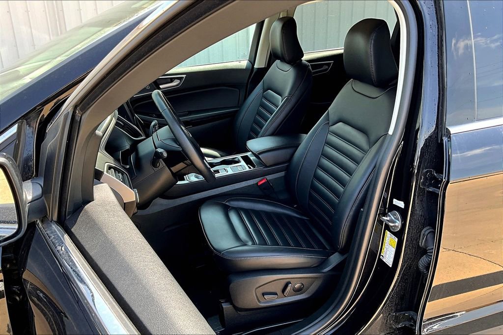 Used 2024 Ford Edge SEL image 32