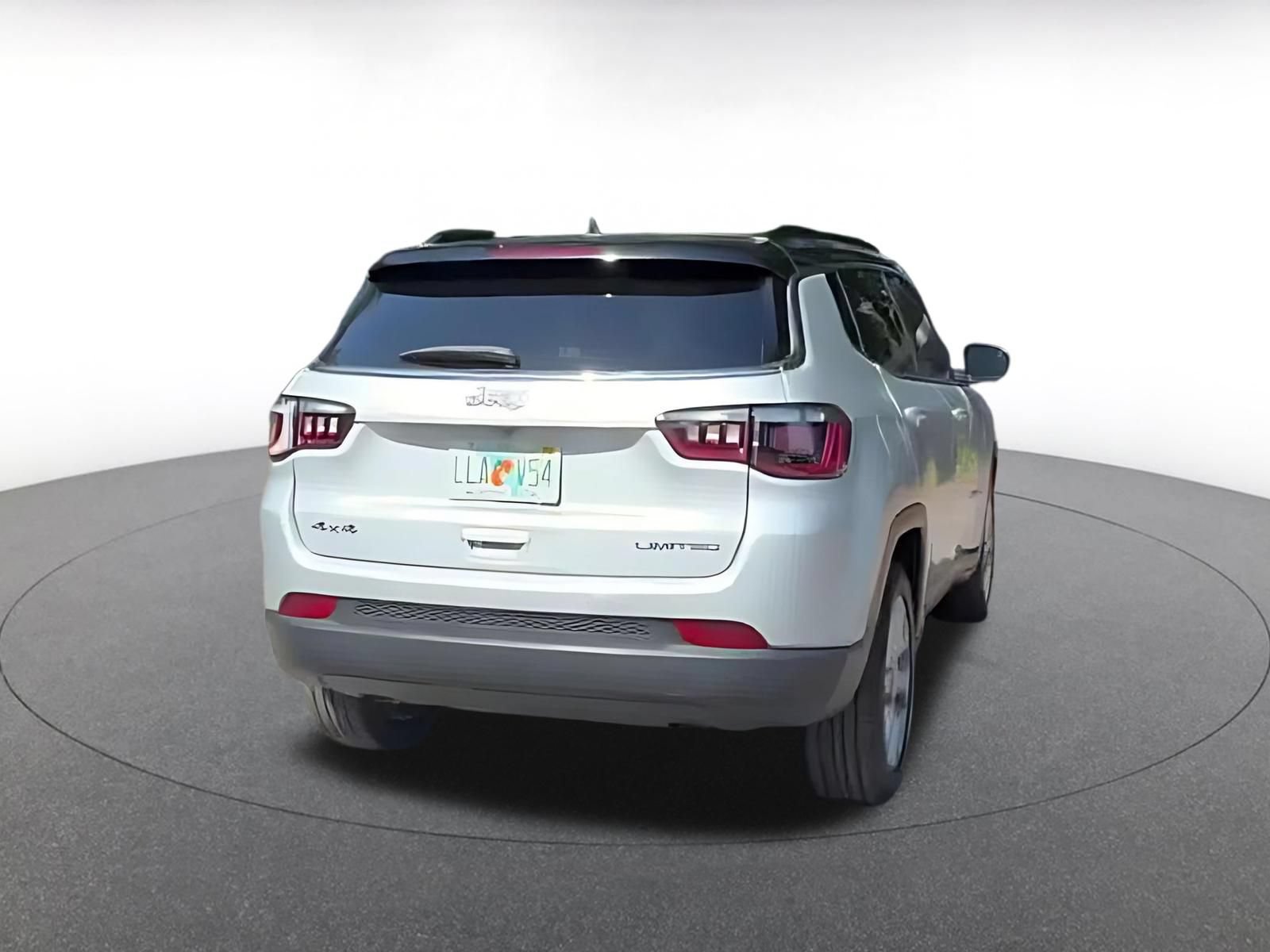 Used 2025 Jeep Compass Limited AWD/4WD image 14