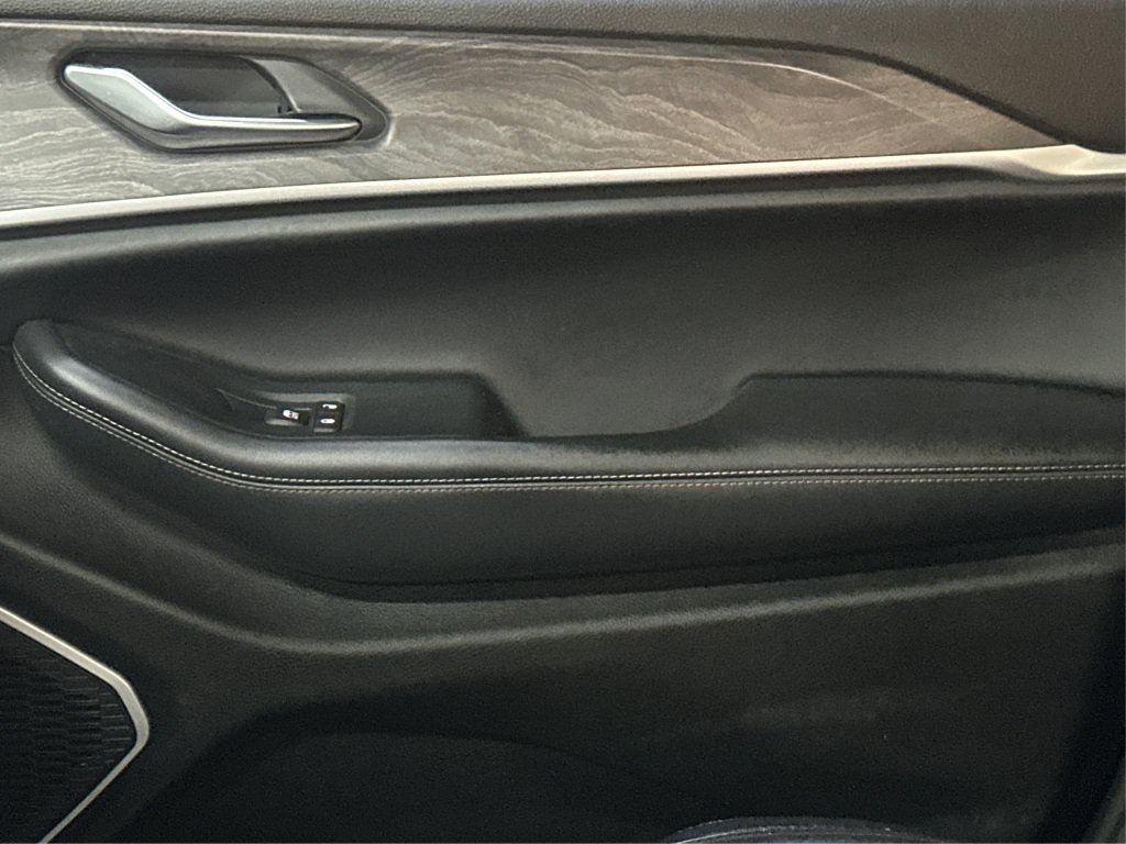 Used 2022 Jeep Grand Cherokee L Limited AWD/4WD image 30