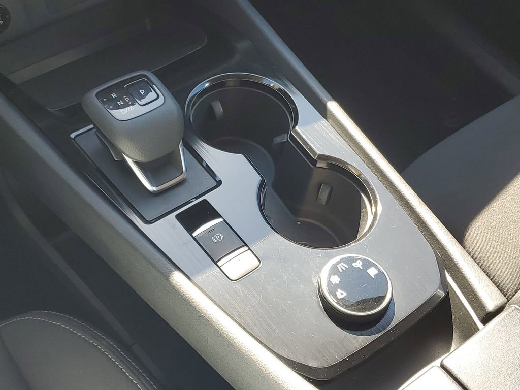 Used 2024 Nissan Rogue S image 21