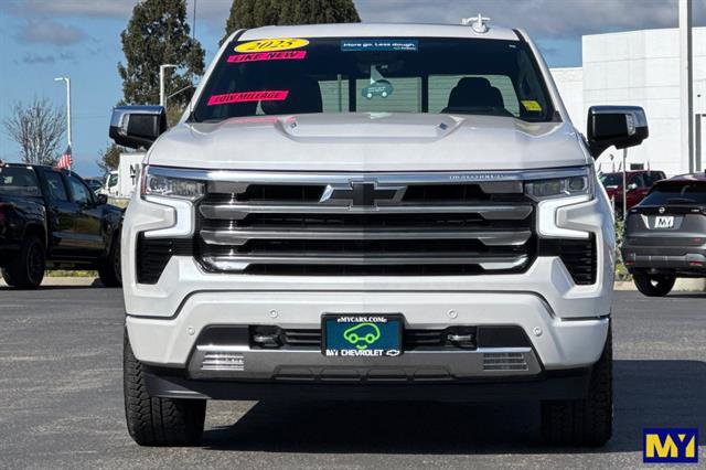 Used 2025 Chevrolet Silverado 1500 High Country w/ Technology Package AWD/4WD image 9