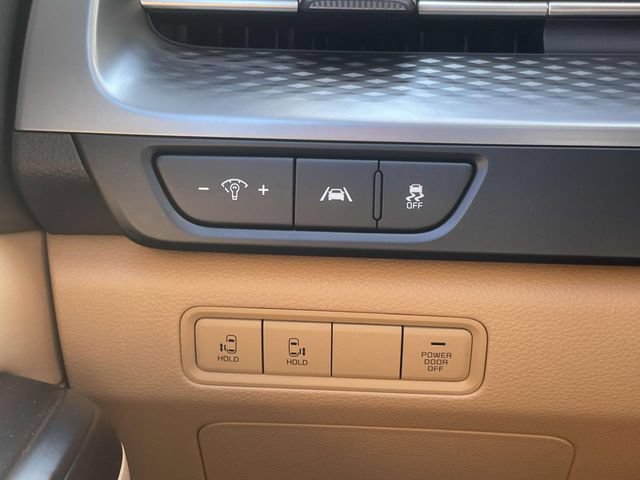 Certified 2024 Kia Carnival LX FWD image 25
