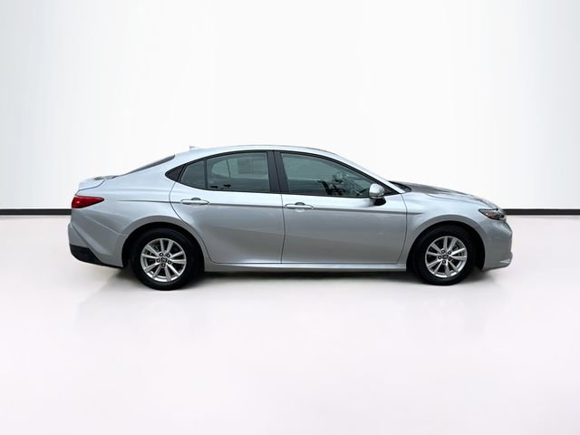 Used 2025 Toyota Camry LE image 8