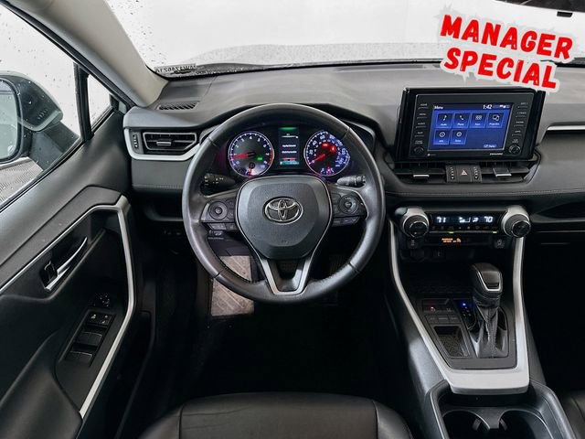 Used 2021 Toyota RAV4 XLE Premium image 25