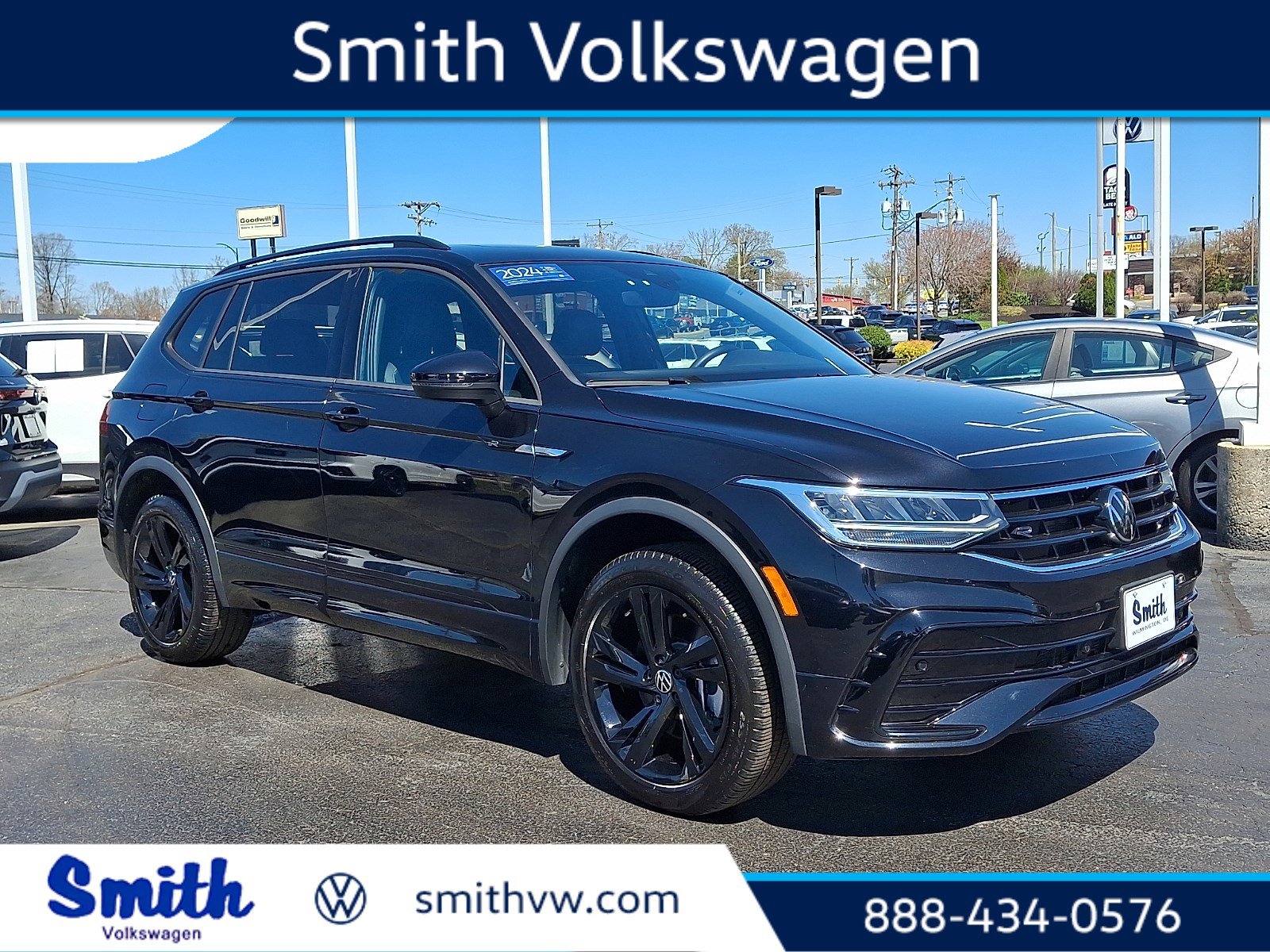 Certified 2024 Volkswagen Tiguan SE R-Line AWD/4WD image 1