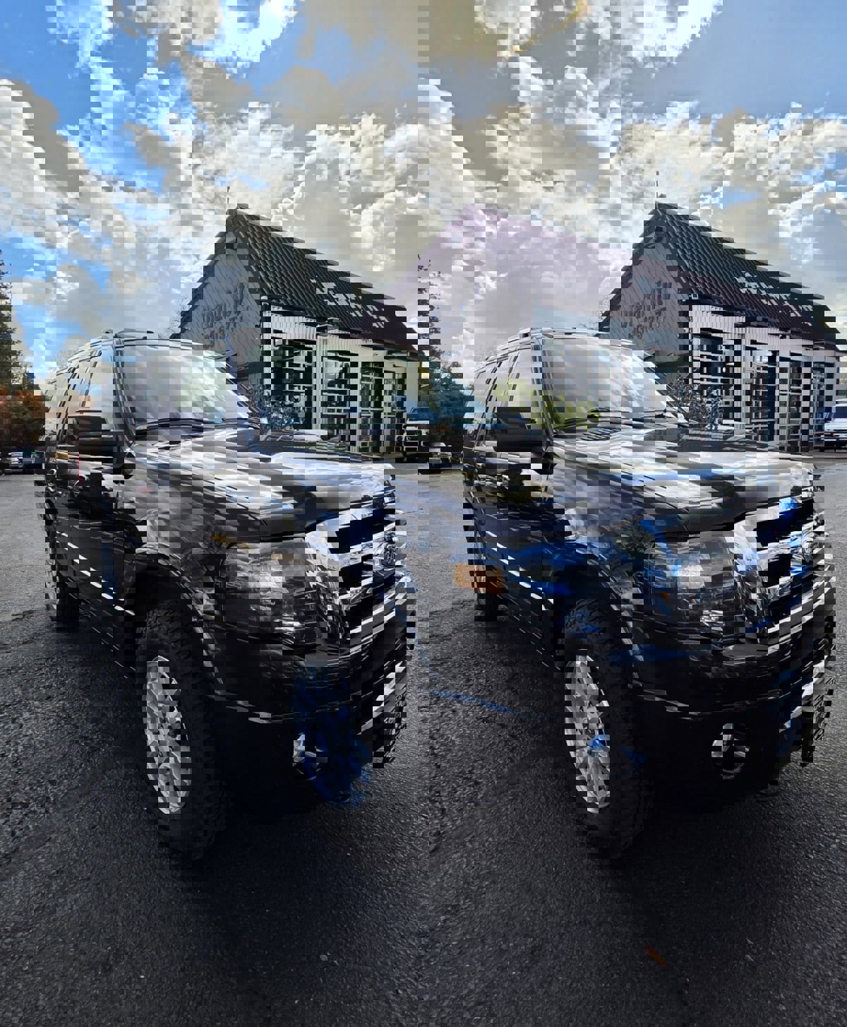 Used 2014 Ford Expedition Limited w/ Equipment Group 301A AWD/4WD image 1