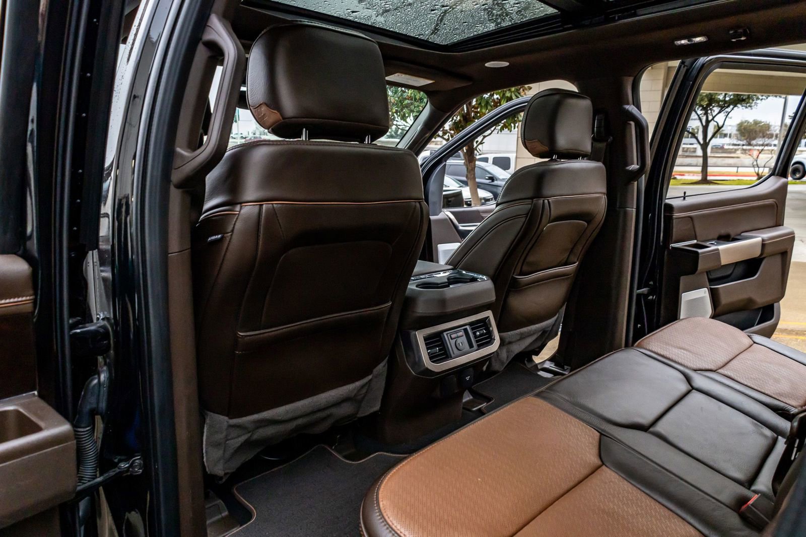 Used 2024 Ford F350 King Ranch w/ Chrome Package image 34