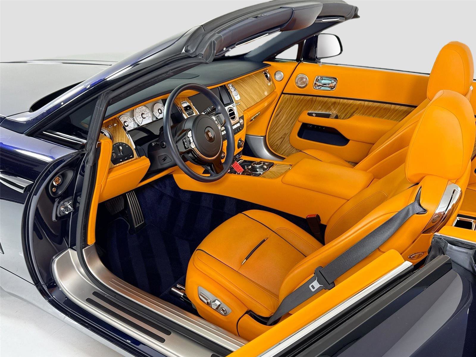 Used 2021 Rolls-Royce Dawn image 12